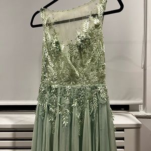 Green maxi dress